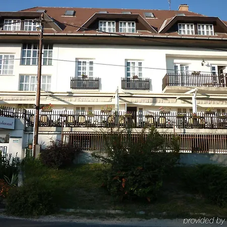 Budai بودابست