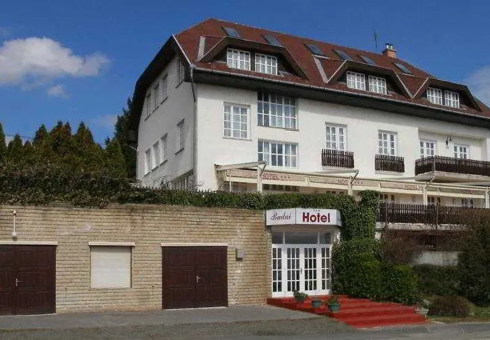 Budai 3*